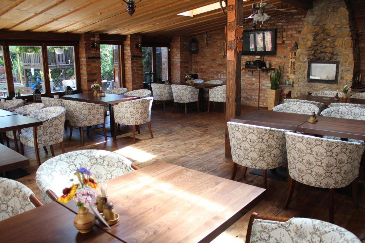Maria Penzion & Restaurant Trencin Exterior photo