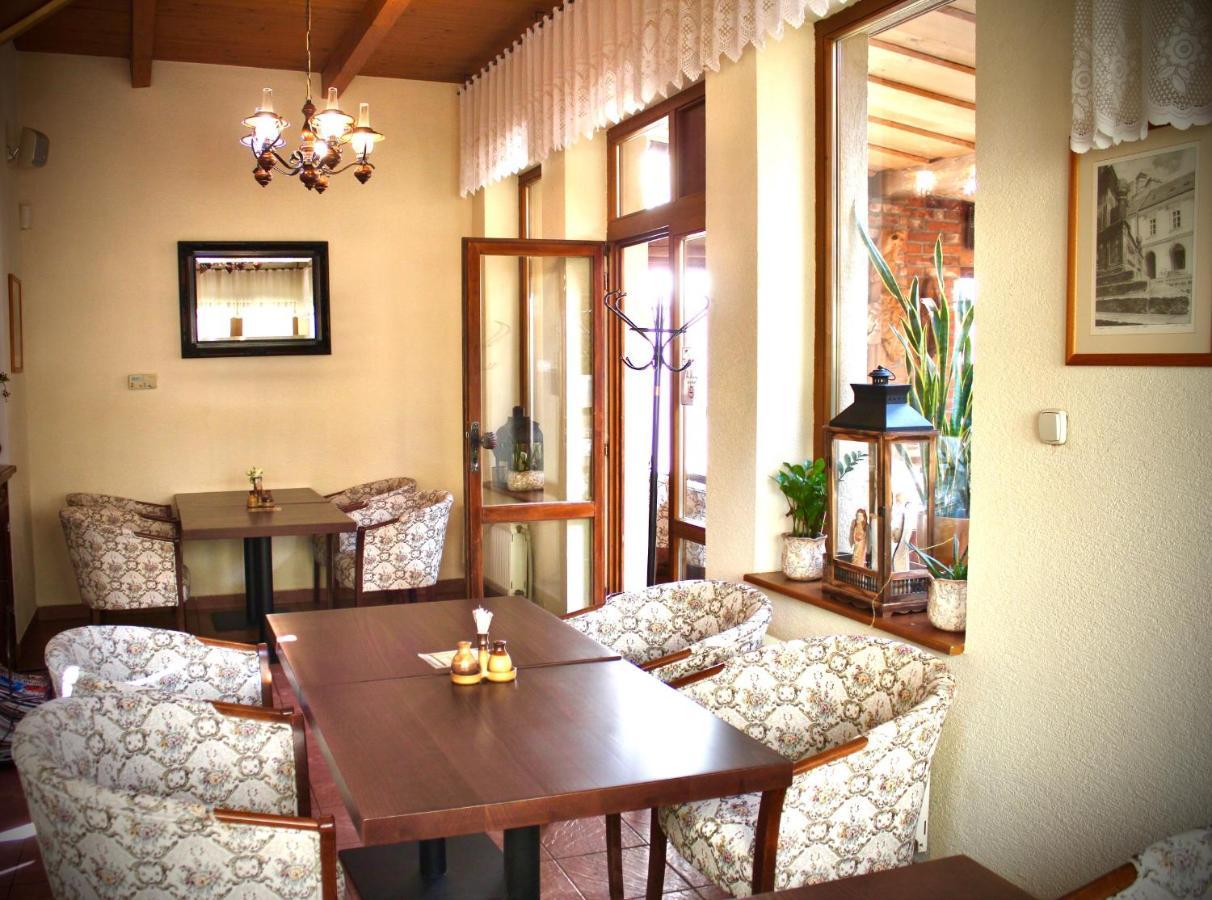Maria Penzion & Restaurant Trencin Exterior photo